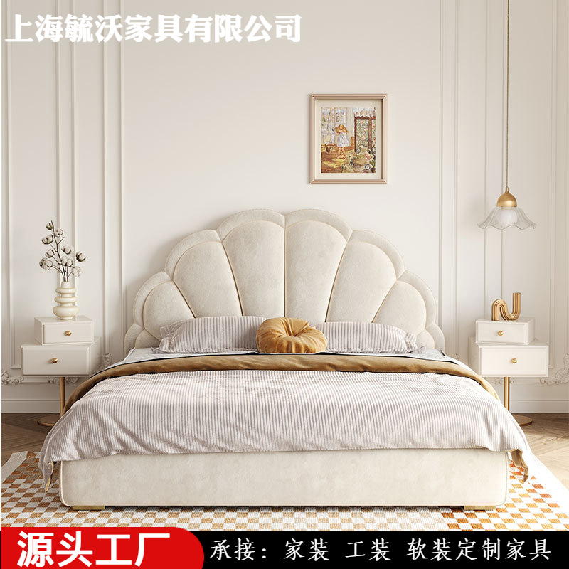 花びらベッドフランスクリーム風布芸ベッド1.8メートル軽贅沢insネットレッド新モデルルーム民宿ソフトバッグ結婚ベッド