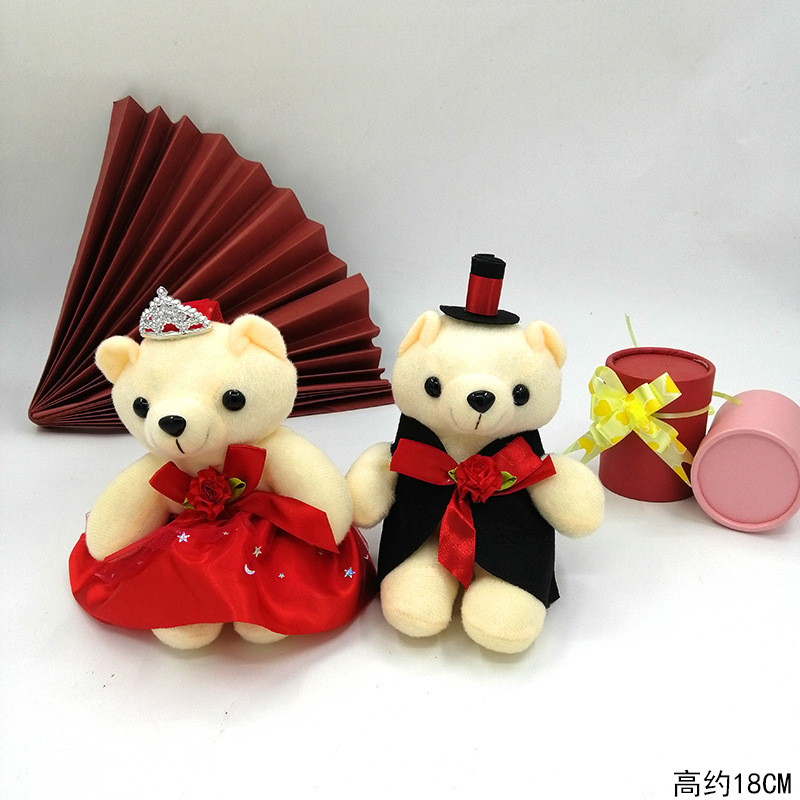 Venta al por mayor de juguete de peluche pareja oso vestido de boda cama muñeca regalo de boda coche muñeca decoración muñeca