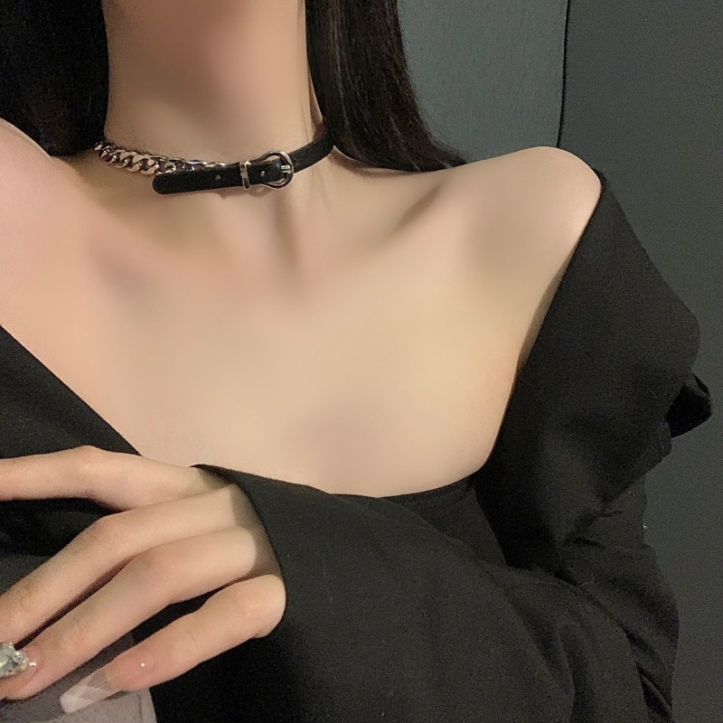 女性用ブラックレザーロープチョーカー、ニッチネックストラップ、ハイエンド気質ネックレス、ネックアクセサリー、ネックレス、鎖骨チェーン|undefined