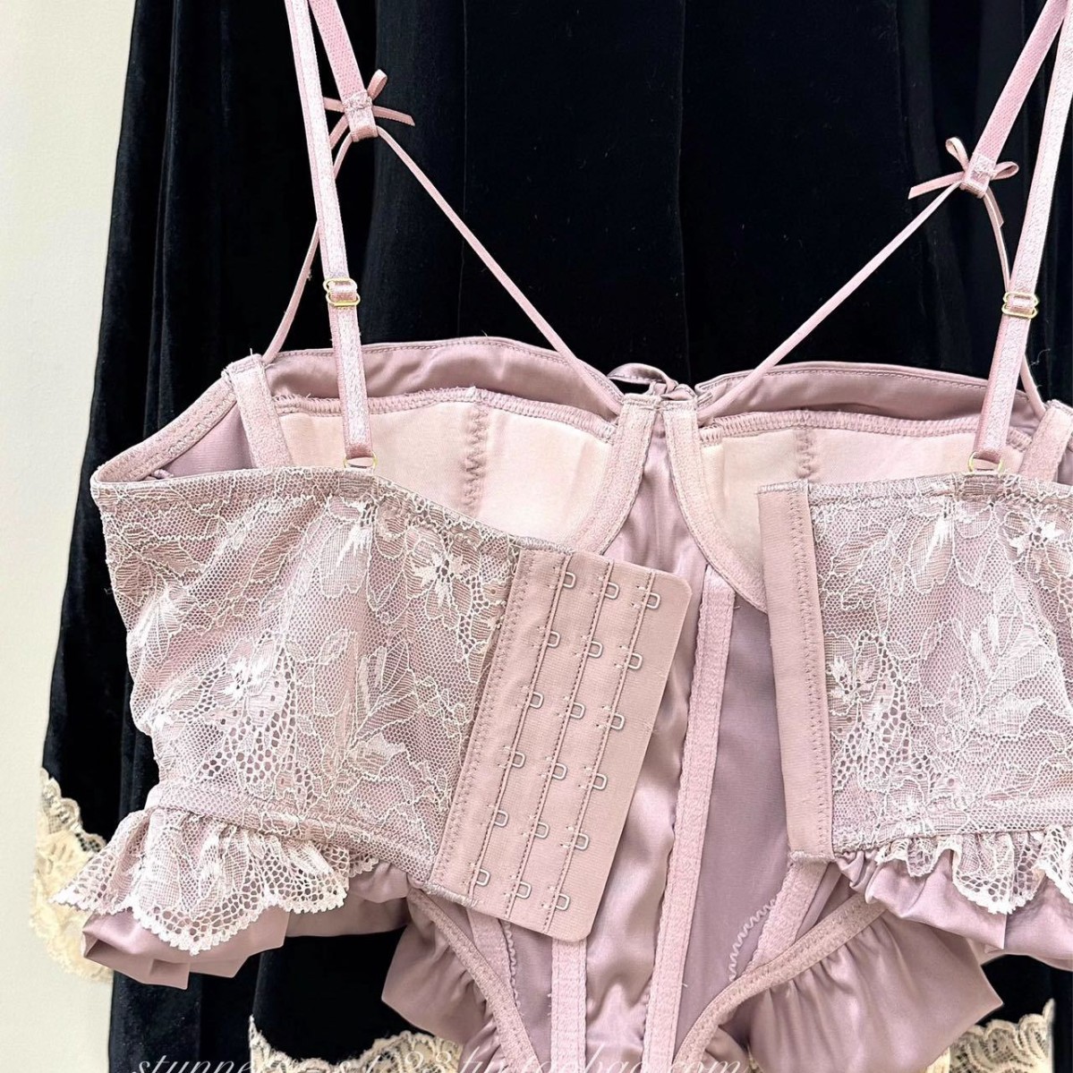 Ventas directas de fábrica comercio electrónico transfronterizo Sudeste de Asia Vietnam Tailandia damas burbujas encaje pecho pequeño recogido sujetador Tovin