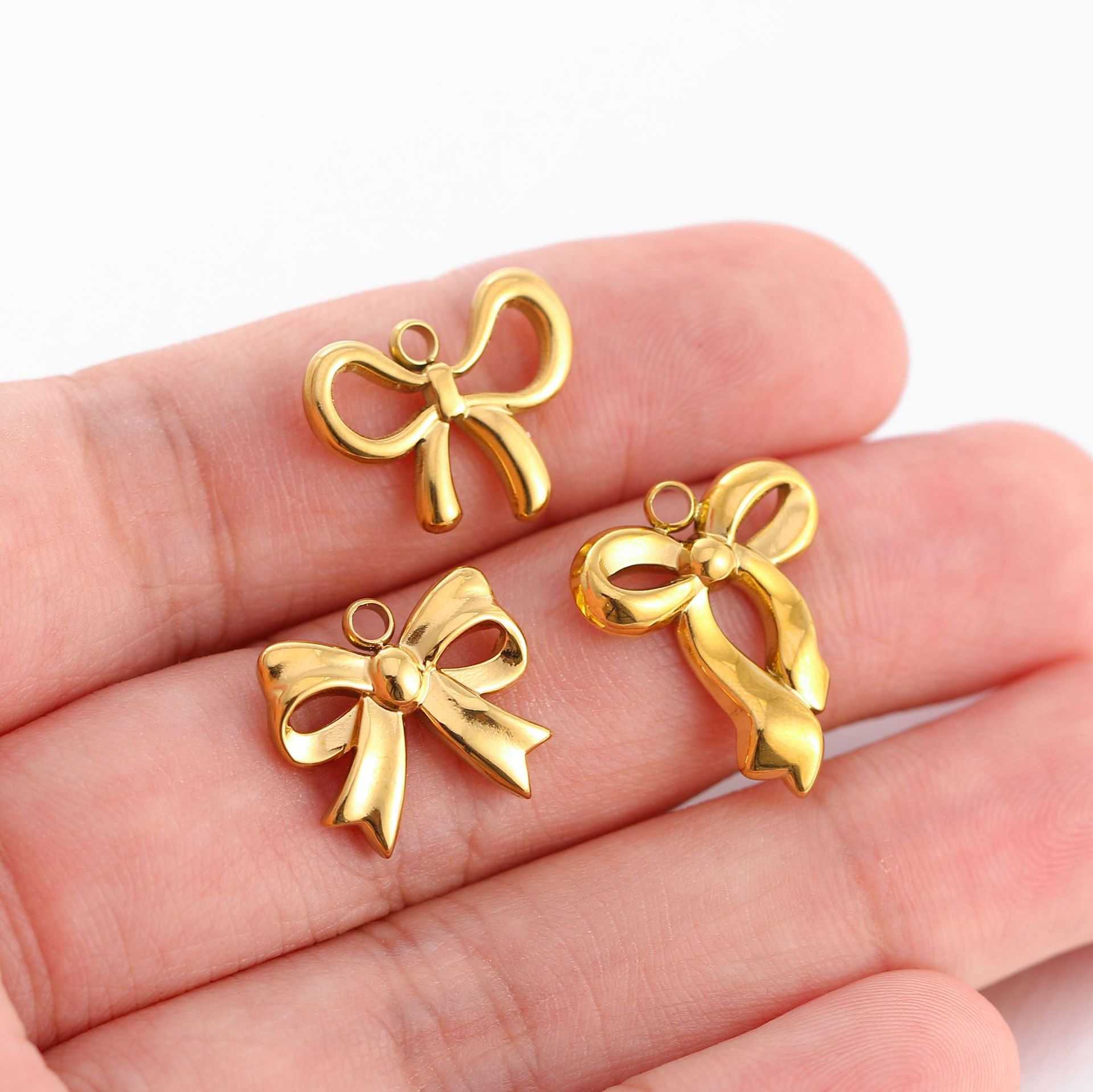 10g Weight Pendant Jewelry Making Type DIY Ornament Accessories Classification 3 PCS/Package Quantity 304 Stainless Steel Material Shamrock, Four Leaf Clover, Bow Knot Pattern All Seasons Season Plating Design Basic Style 3 PCS/Package 304 Stainless Steel Shamrock Four Leaf Clover Bow Knot Pendant 3