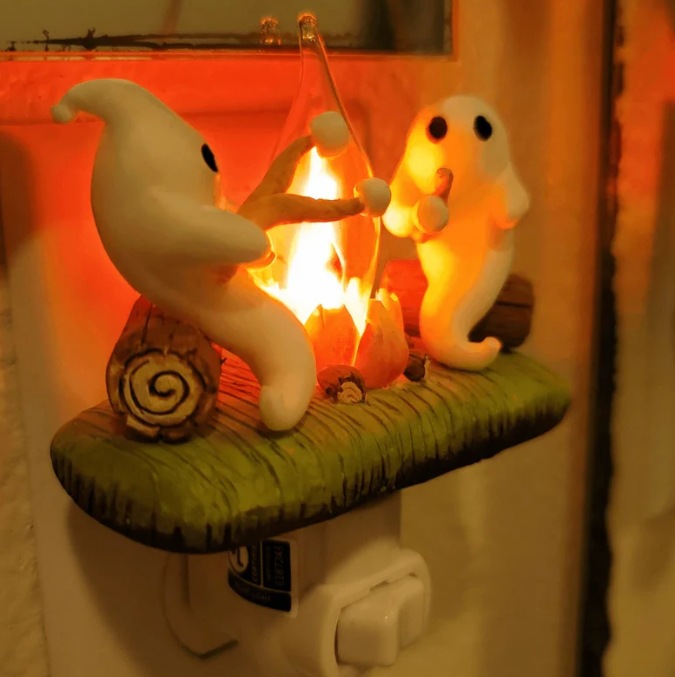 Νέο φωτιστικό νυκτός με φάντασμα φωτιάς για το Halloween_voghion.com