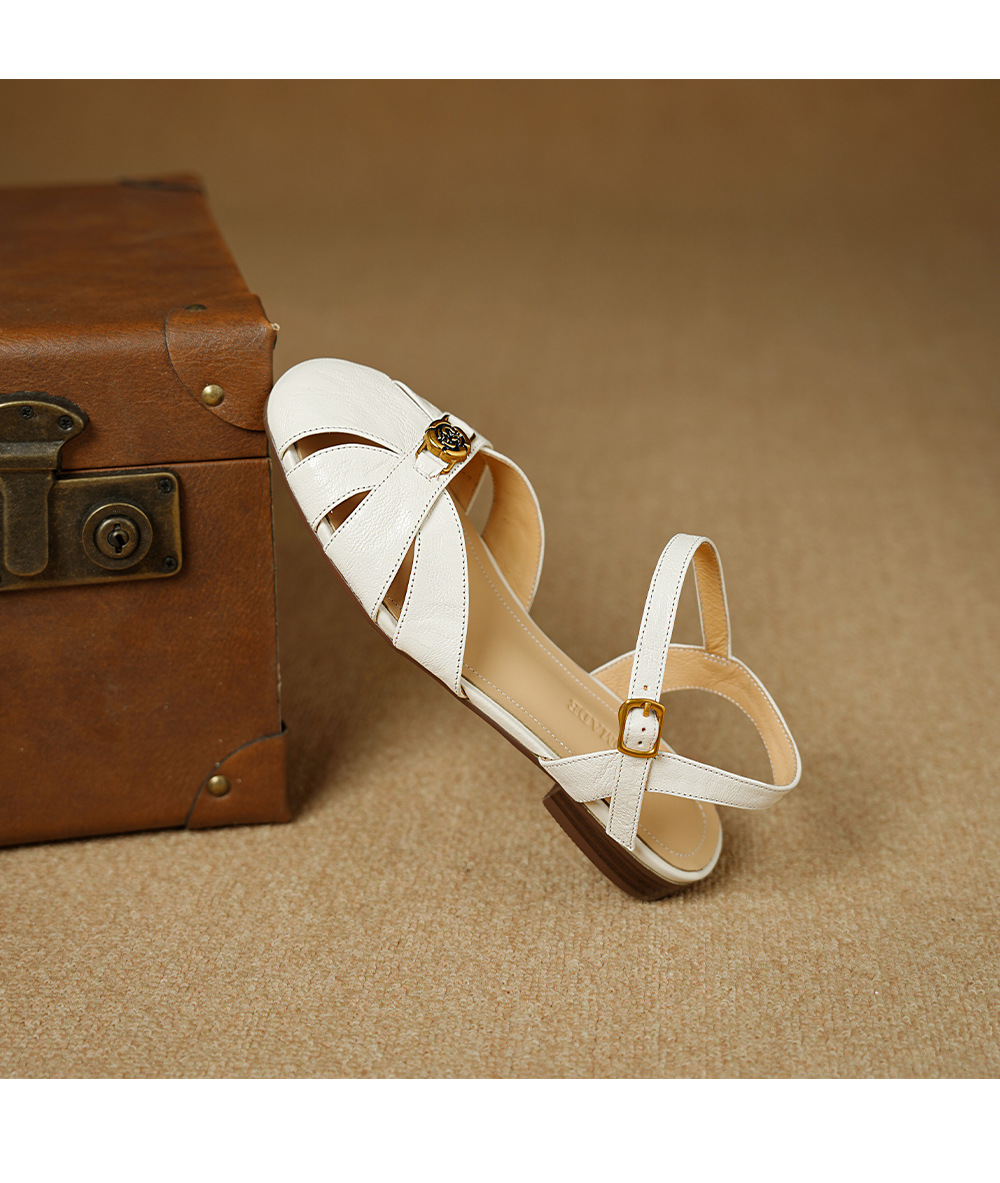 Sandal nữ bít mũi da cừu quai ngang hoa trà đế thấp — Màu đen chi tiết 15