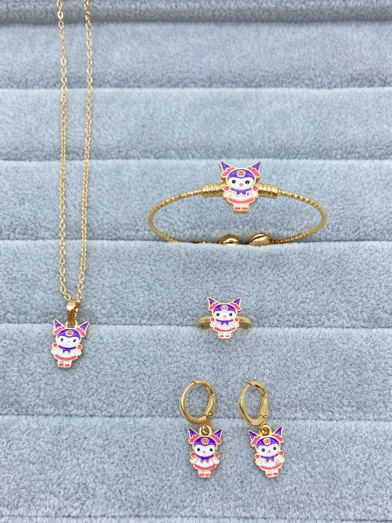 Juegos de joyería para niños transfronterizos de dibujos animados lindos anillos pendientes brazaletes colgante collar adyacente de cuatro piezas