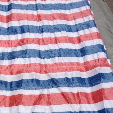 批发彩条布红白蓝编织布三色布防雨布塑料编织防雨彩条布货场盖布