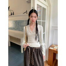 CZ ZHANG秋蕾丝拼接V领针织衫女名媛修身显瘦长袖打底T恤 B40078