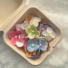 アジサイの結婚式のお土産の胸の花の手の花をシミュレーションしてネットの赤い髪を組み合わせてdiyの髪を挟んで春夏の新型を飾ります。