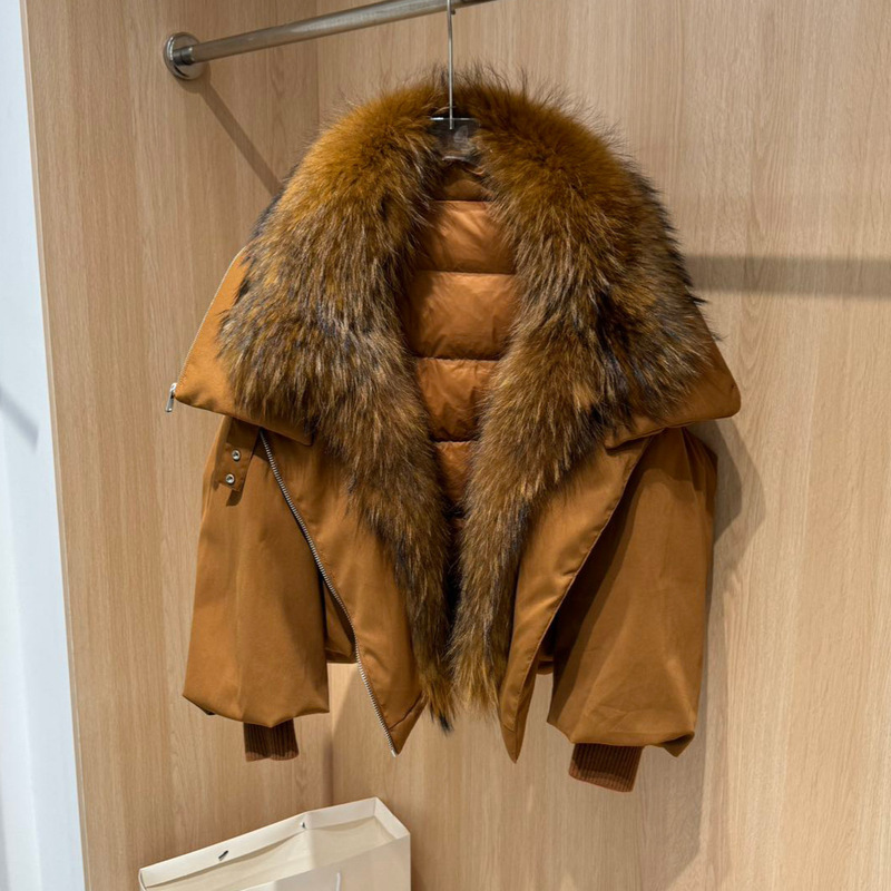 Autumn and Winter New Style Oversized Natural Real Raccoon Fur Collar down Jacket for Women, Short Thickened Fashionable Puffer Jacket, Warm Coat Autumn and Winter New Style Oversized Natural Real Raccoon Fur Collar down Jacket for Women, Short Thickened Fashionable Puffer Jacket, Warm Coat