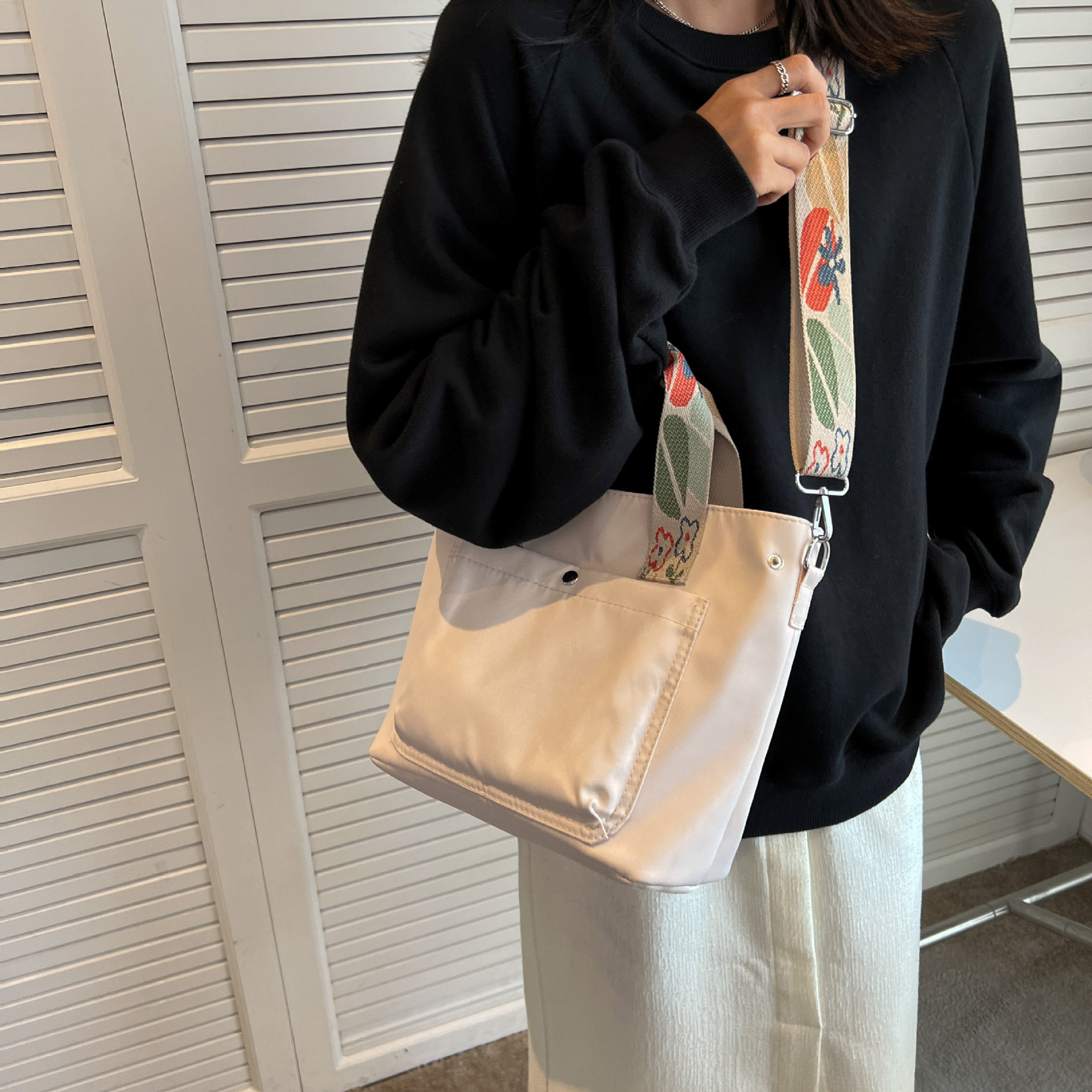 Bolso de lona con correa ancha, bandolera tipo estudiante estilo casual