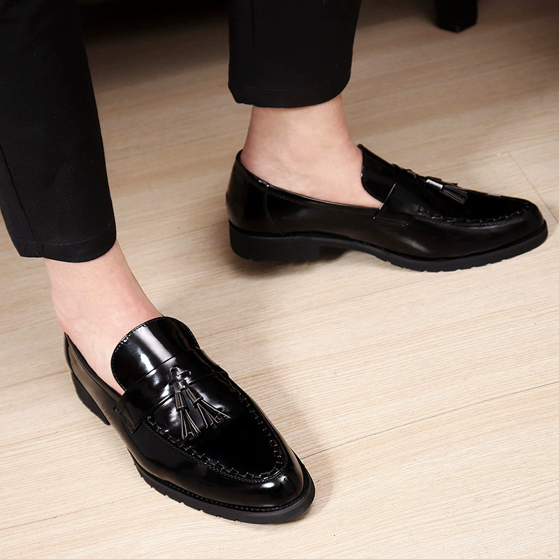 Деловая официальная кожаная обувь мужская 2022 осень британская лакированная кожа с кисточками Повседневная маленькая кожаная обувь без шнуровки ленивая остроконечная кожа