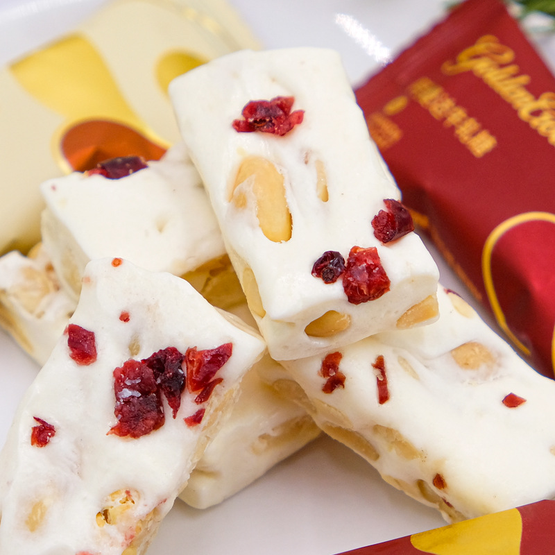 Gold-Crown Toffee Almond and Cranberry Original Snowflake Crisp Cookies, Peanuts Milk Candy, Celebration Candy, New Year Specialty Snacks, Wholesale