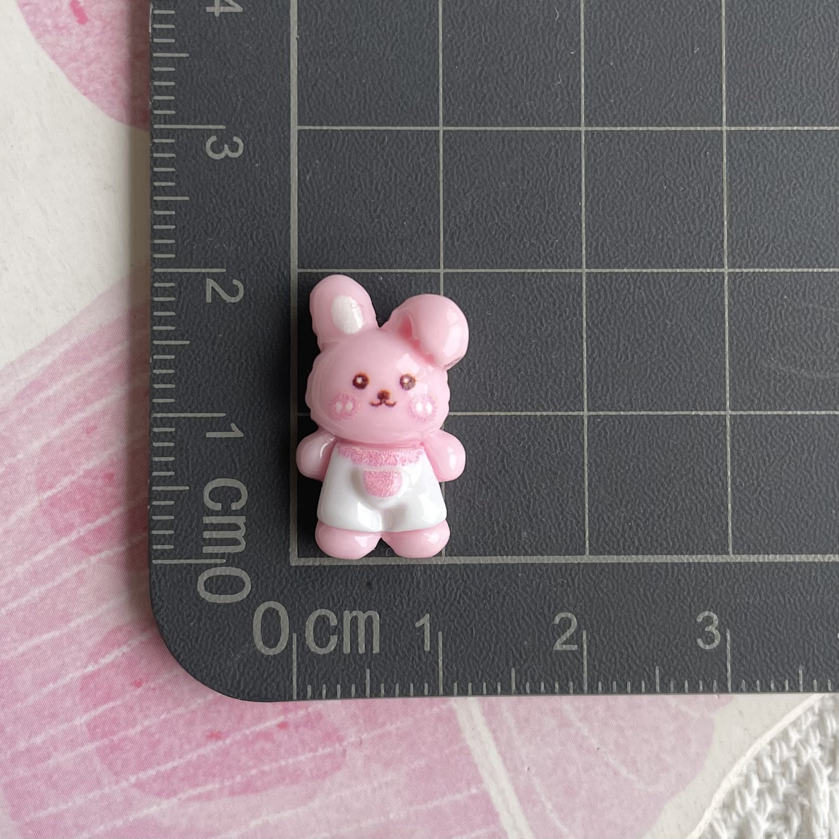 小さいサイズの動物の樹脂の部品の猫のウサギの恐竜の熊の装飾の材料のヘアピンの携帯のケースの靴の装飾のアクセサリ