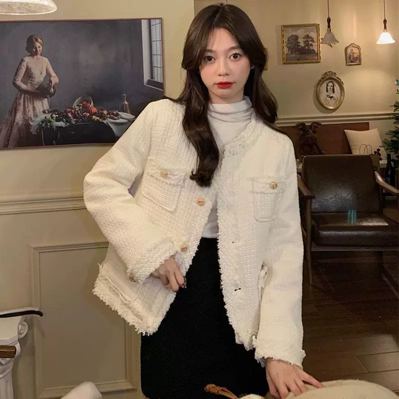 Короткая женская куртка (стиль Chanel), фактура твидоподобная, осенний тренд 2025
