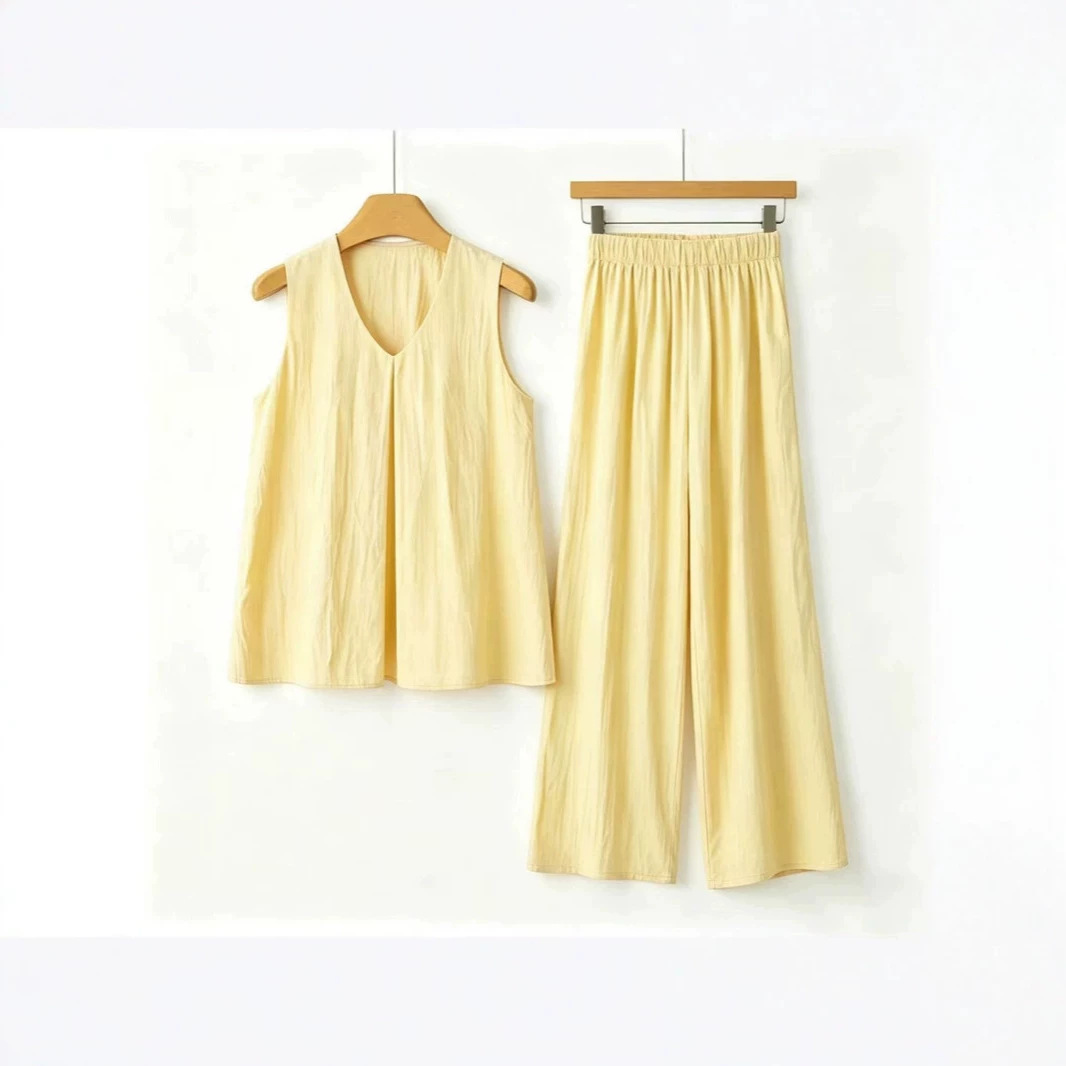 Old Money Style Summer Outfit for Women, Popular Simple Solid Color Sleeveless Loose Top, Tank Top, Wide-Leg Pants, Bright and Super Stylish