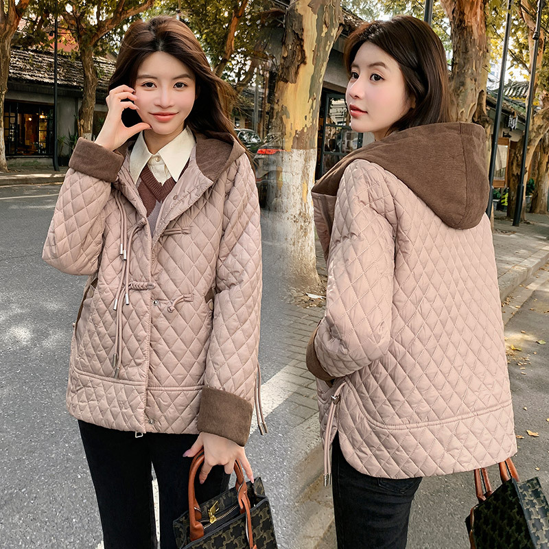 Chaqueta de algodón de plumón rombo transfronteriza para mujer corta 2024 otoño e invierno nuevo estilo chaqueta acolchada de algodón ligera chaqueta acolchada de algodón con capucha