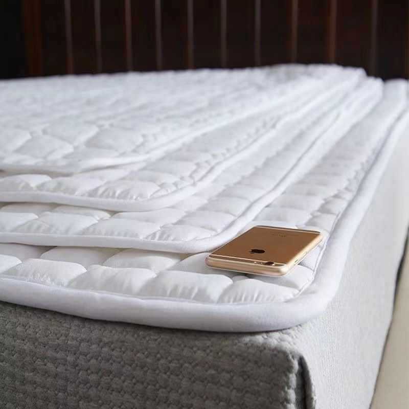 Hotel Bedding Mattress Protector Anti-Slip Cleaning Protective Mat Thickeneded Bed Protector Bed and Breakfast Mattress