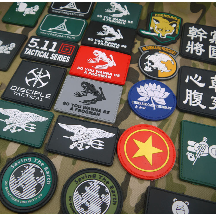 现货PVC软胶魔术贴滴塑臂章胸章标牌服装配饰量大从优可定制LOGO