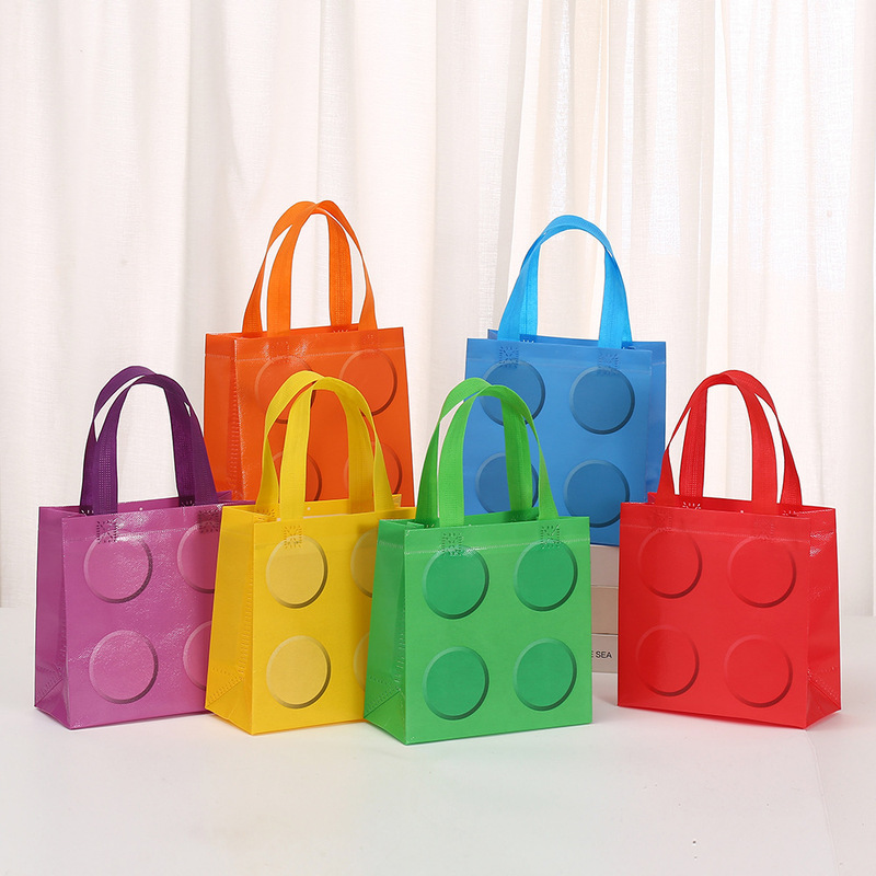 Simple solid color non-woven tote bag waterproof film store shopping bag baking dessert take-out packing bag wholesale Simple solid color non-woven tote bag waterproof film store shopping bag baking dessert take-out packing bag wholesale