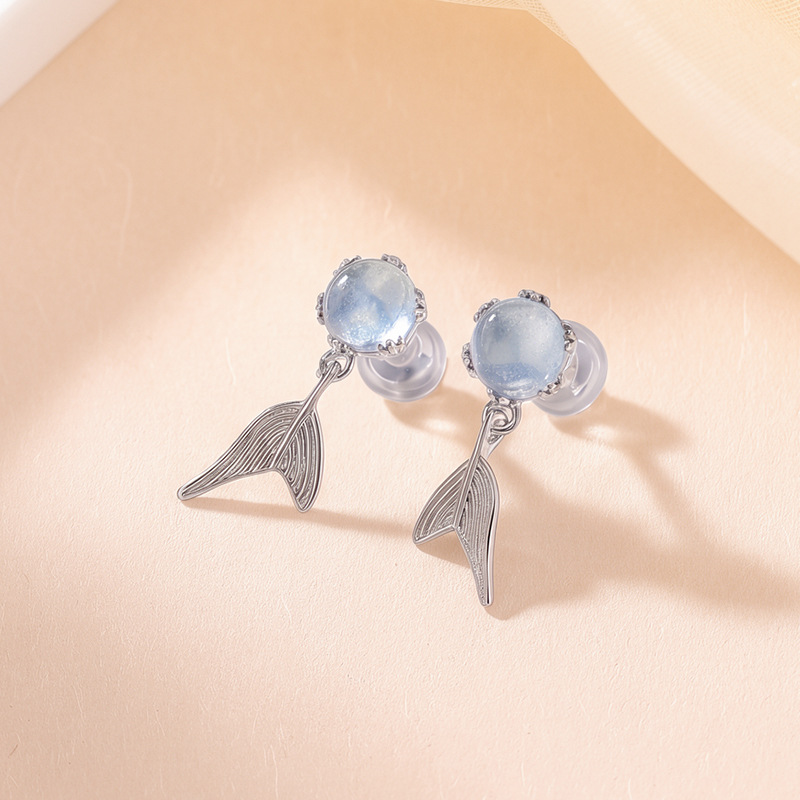 Khuyên tai bạc S925 đính đá aquamarine hình đuôi cá xanh dương phong cách tối giản — Một đôi