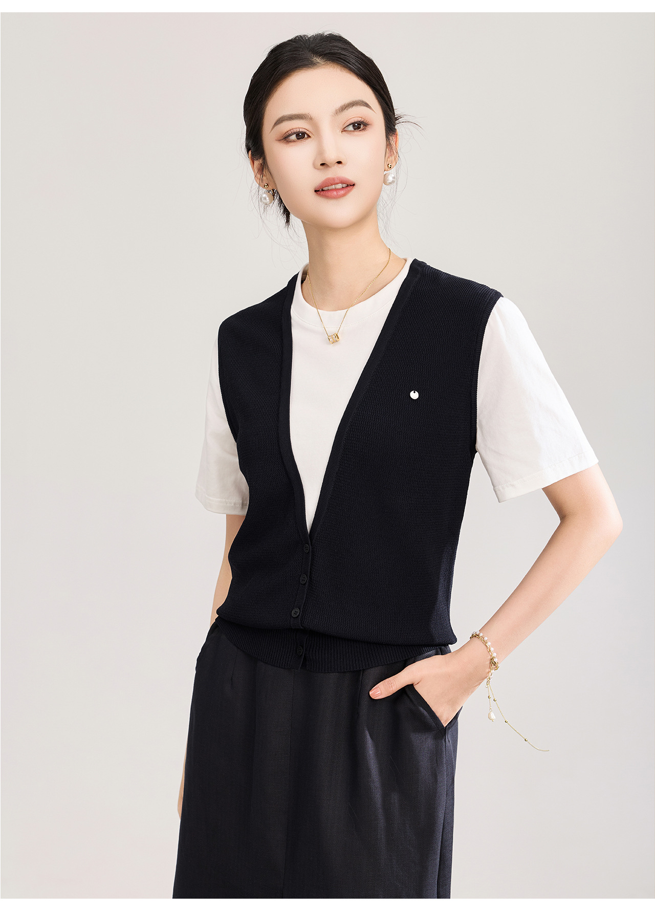 Áo thun dệt kim tay ngắn cổ tròn chất liệu Tencel siêu mịn — màu xanh navy chi tiết 16