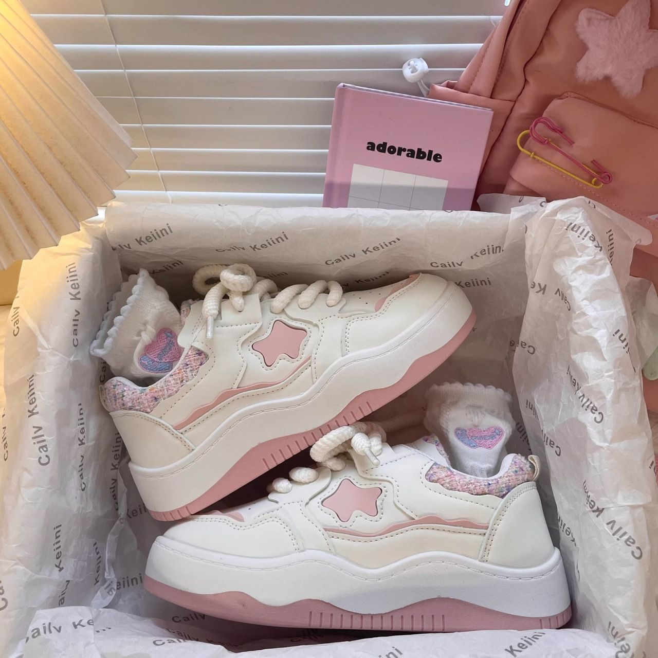 Weiße Schuhe mit dicker Sohle für den Sommer 2023, Frühjahr und Herbst, neue kleine duftende Casual Board Dopamin Star Damenschuhe_voghion.com