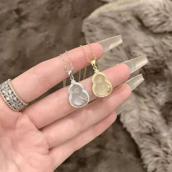 New Chinese-Style Gourd Necklace for Women, Light Luxury, Niche, High-End, Stylish, Versatile Collarbone Chain Gift
