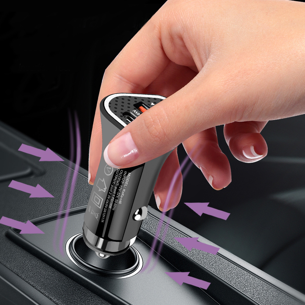 New mini PD12W mobile phone car charger PD car charger fully compatible with PD+USB car charger car charger