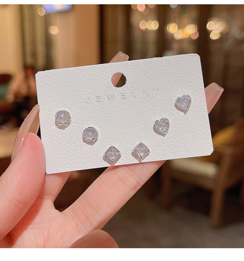 Simple Style Round Square Heart Shape Copper Inlay Zircon Ear Studs 1 Set