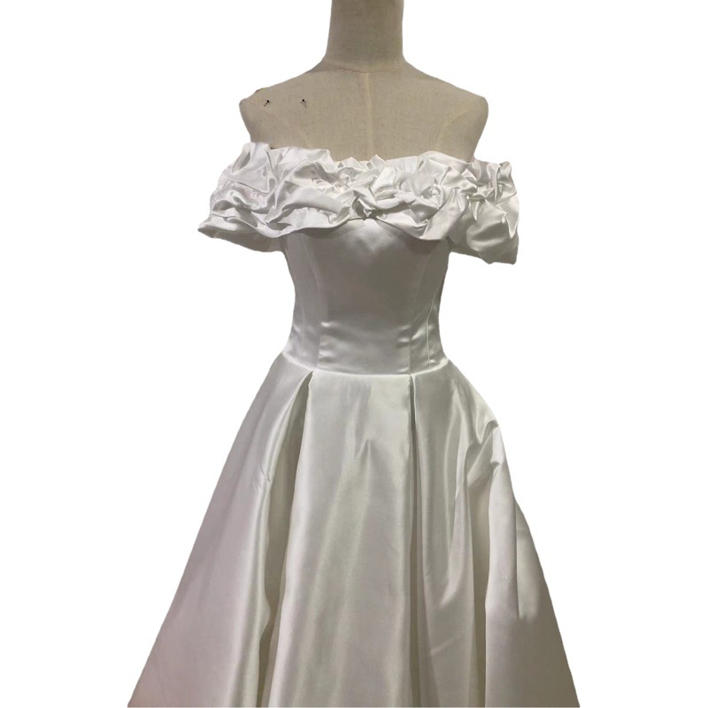 Vestido de novia de satén 2024 vestido de noche nupcial fuera del hombro superficie forjada simple elegante Mori Super Hada sueño vestido de novia