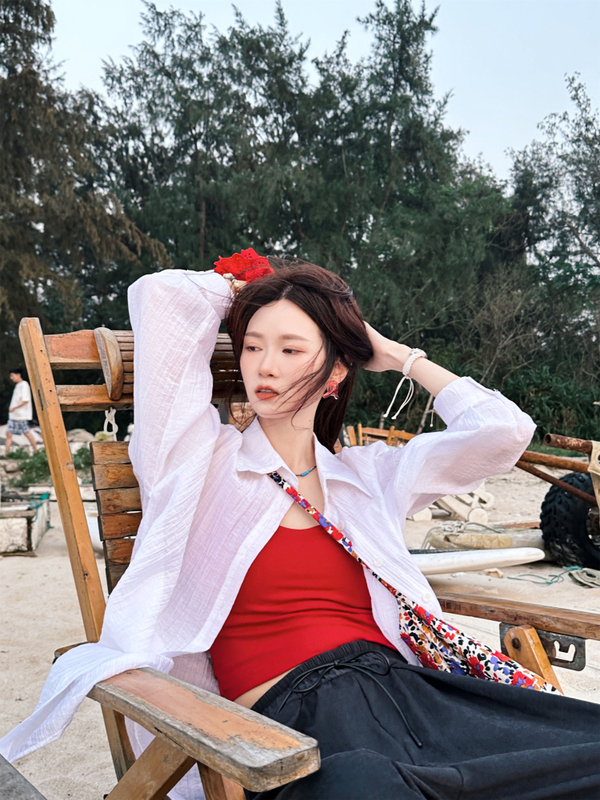 港风复古白色条纹衬衫女夏季设计感小众衬衣气质海边度假防晒上衣|undefined