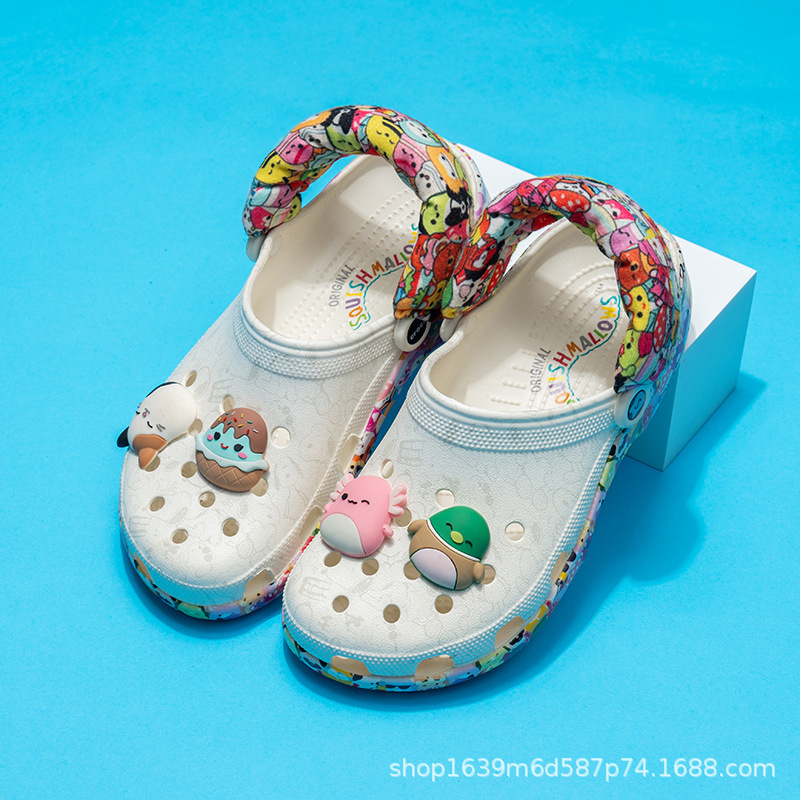 Cross Snoopy Third Generation Clogs for Men and Women, Non-Slip, Lightweight, Wear-Resistant, Cartoon Beach Sandals