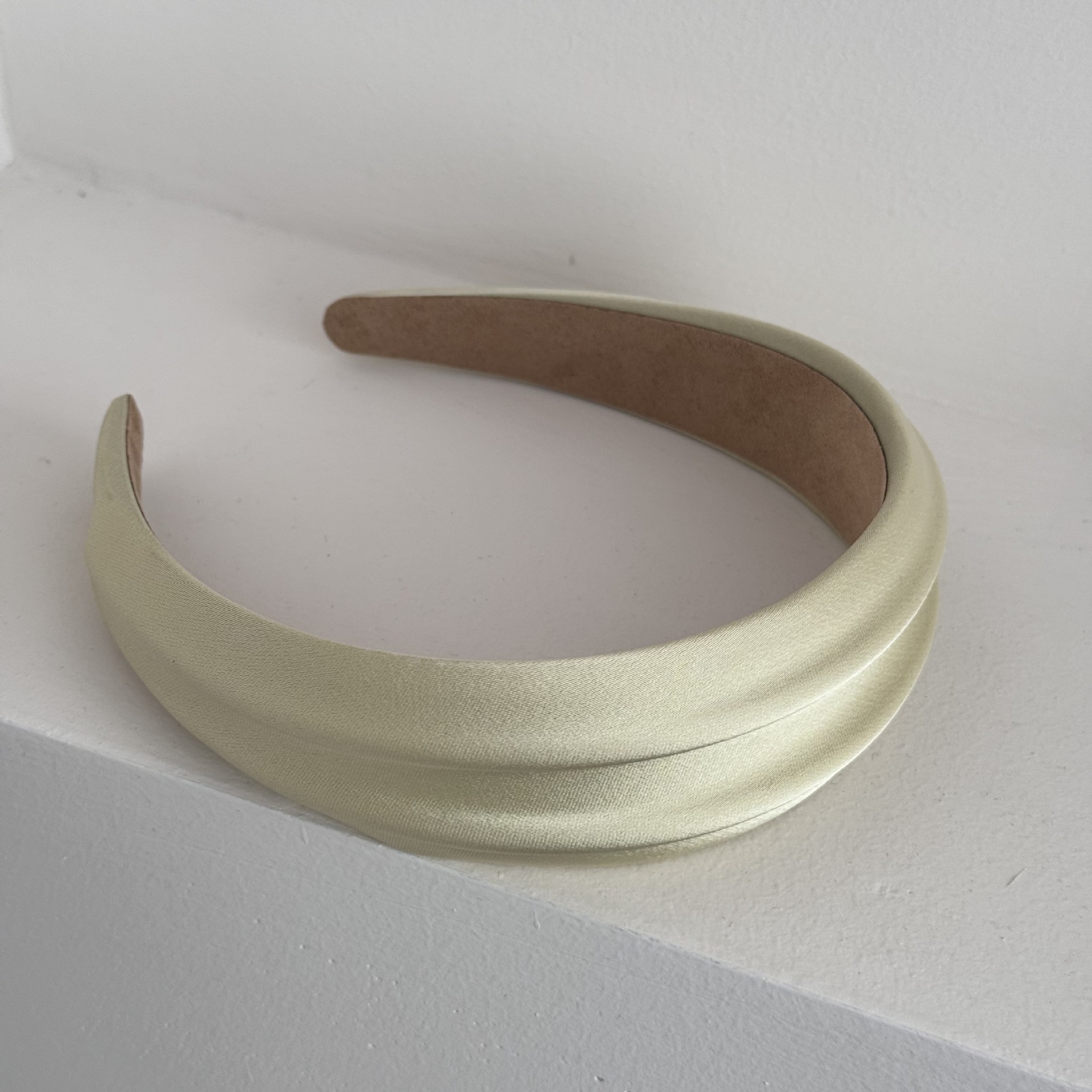 Green glossy wide hairband