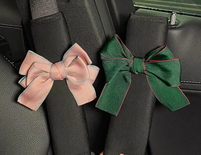 Car Seat Belt Shoulder Cover, Seat Belt Protector, Cute and Creative Bowknot Car Interior Decoration
