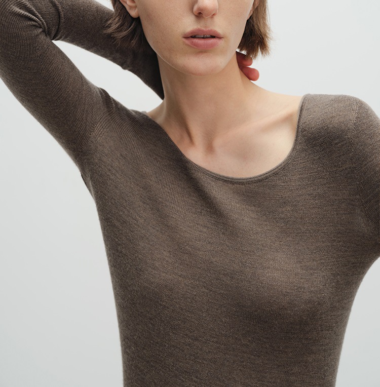 揚子120S極細ウール雲柔感シームレス一体多襟タイプのニット上着の女性