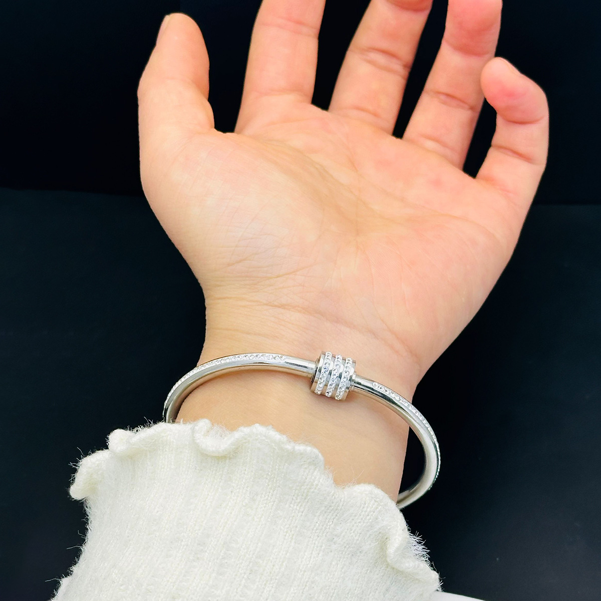 Diamond Plated Bangle Bracelet For Women Rose Gold Finish_voghion.com