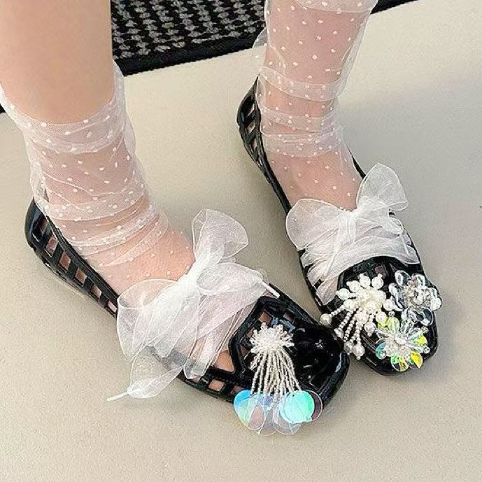 검은 꽃 + 리본 (신발 제외)