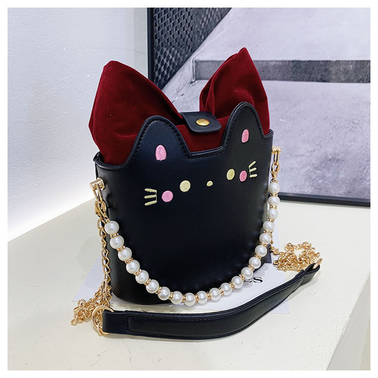 Women's Small Pu Leather Cat Cute Streetwear Pearls Bucket Magnetic Buckle Crossbody Bag display picture 2