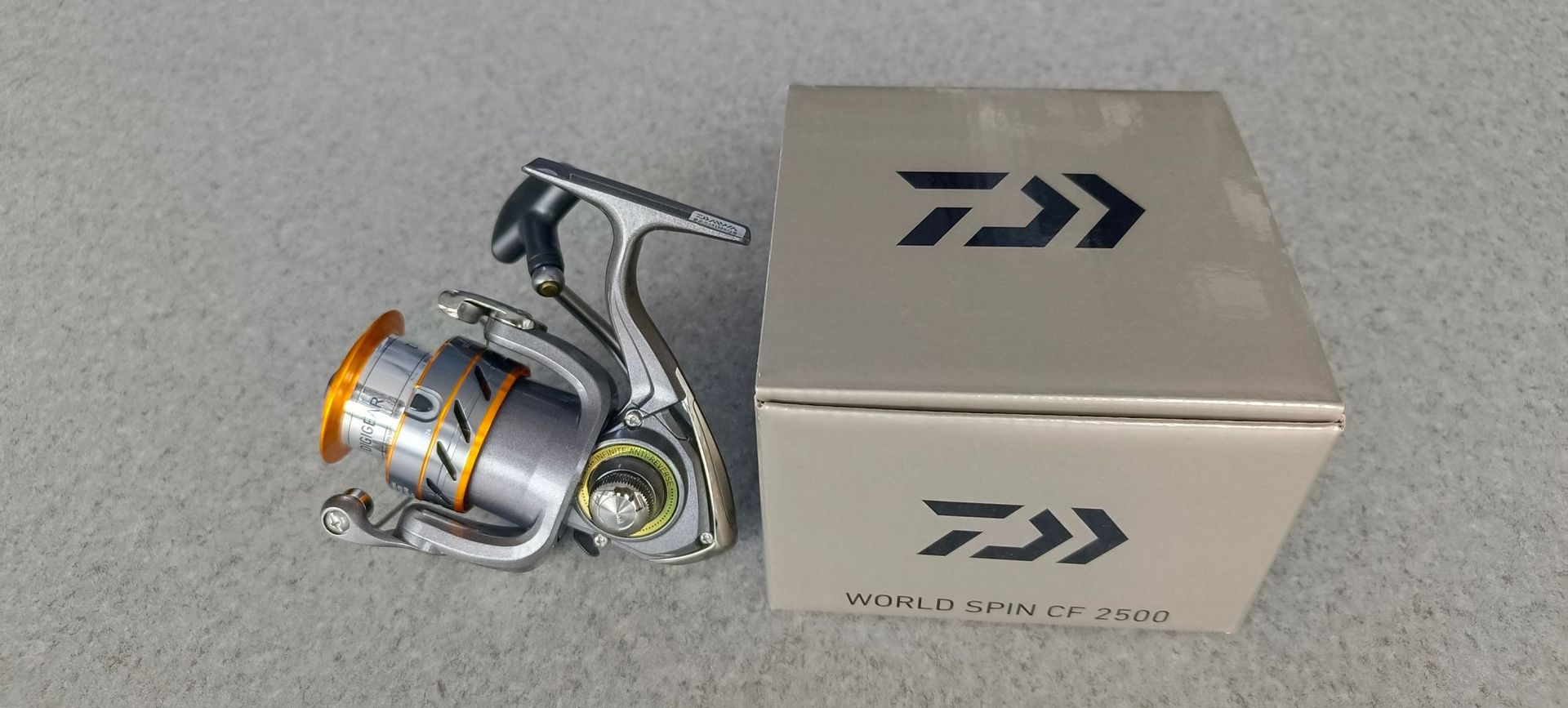 リール Shimano NASCI C3000 & Daiwa WORLD SPIN リール Shimano NASCI