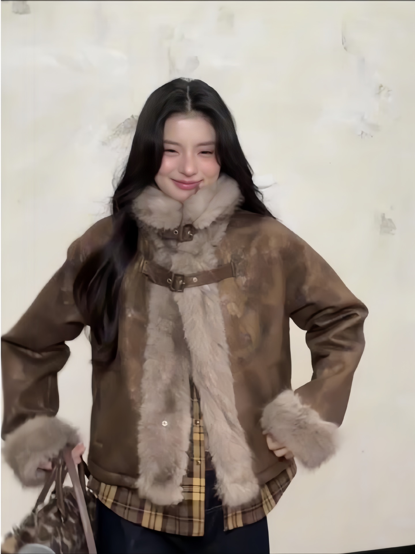 メイラードファー一体型コート レディース 冬 2025 ネットで話題のファッショナブルなショート丈 ラペル付き 小柄な方向けファー