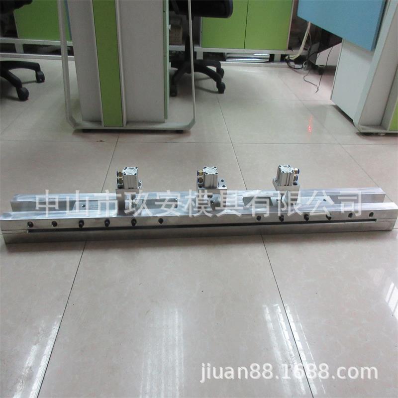 广东玖安模具供应包装袋3孔可移动撕口气动打孔机