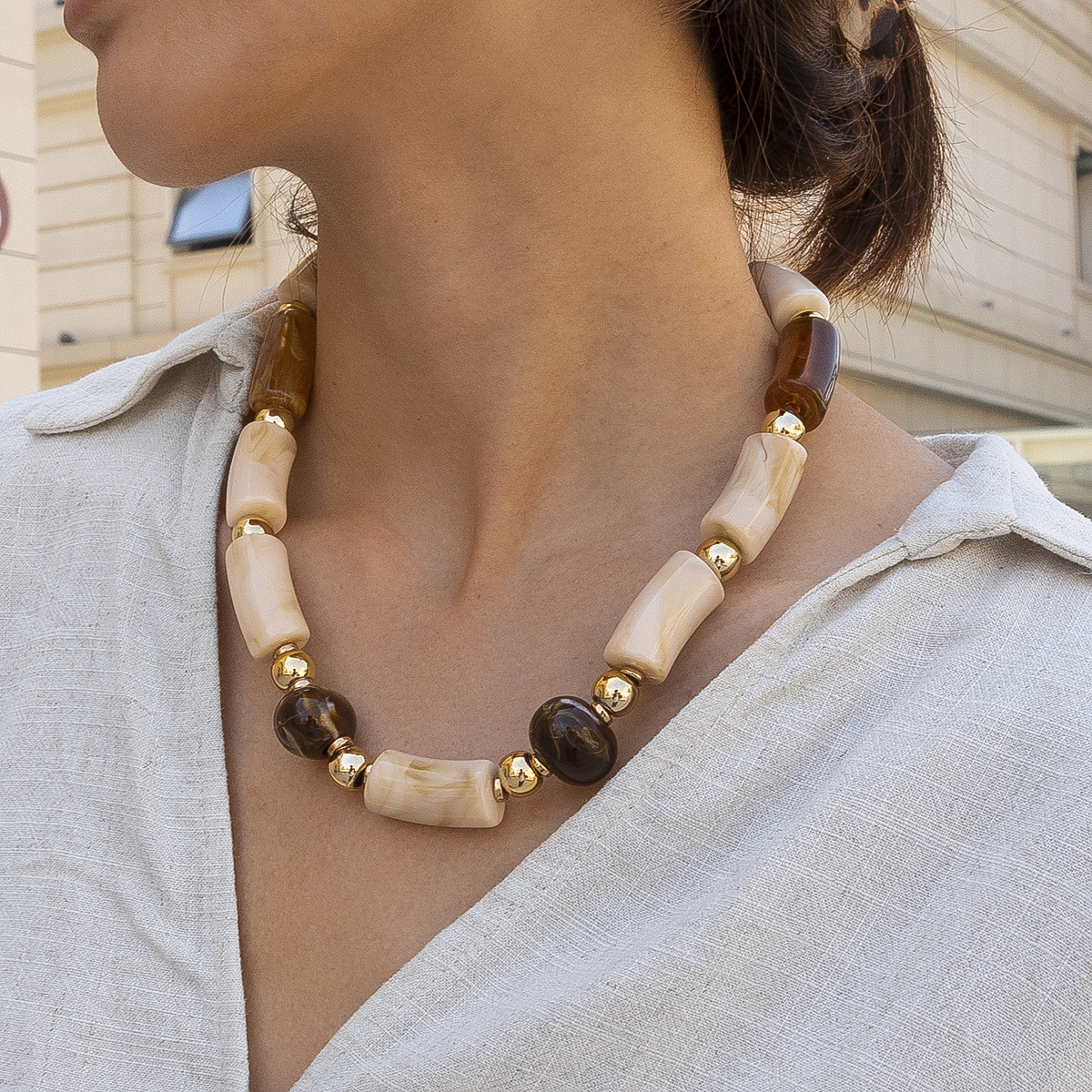Collar de acrílico de acero inoxidable de la UE y los Estados Unidos, mujeres de otoño y invierno exagerado, acero de titanio de lujo ligero no se desvanece, explosión transfronteriza