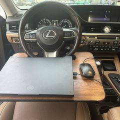 主に車を運転して車用の小さいテーブルの板の自動車のハンドルの木製は車のテーブルの旅行の仕事を改造します。