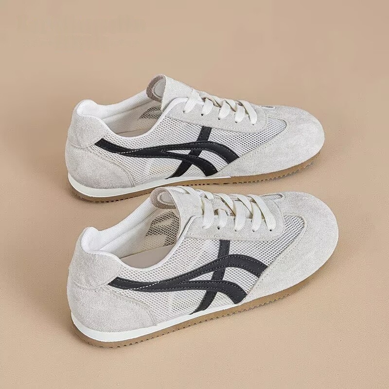 Zapatos de entrenamiento de malla para mujeres 2026 primavera y verano delgados transpirables nuevos zapatos blancos de suela gruesa para estudiantes con zapatos de malla de moda