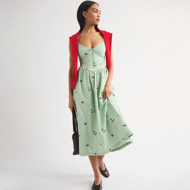 French-Style Fresh Green and White Striped Square-Neck Waist-Cinching Mid-Length Dress with Bow, Slimming and Elegant Resort-Style A-Line Dress