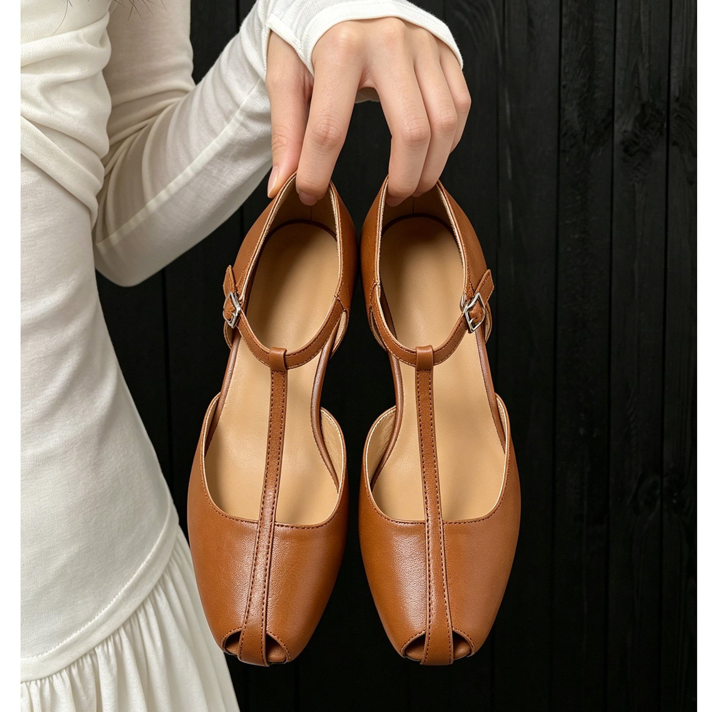 Sandal nữ cao gót phong cách Pháp cổ điển, quai chữ T, gót xuồng, mũi hở — màu nâu