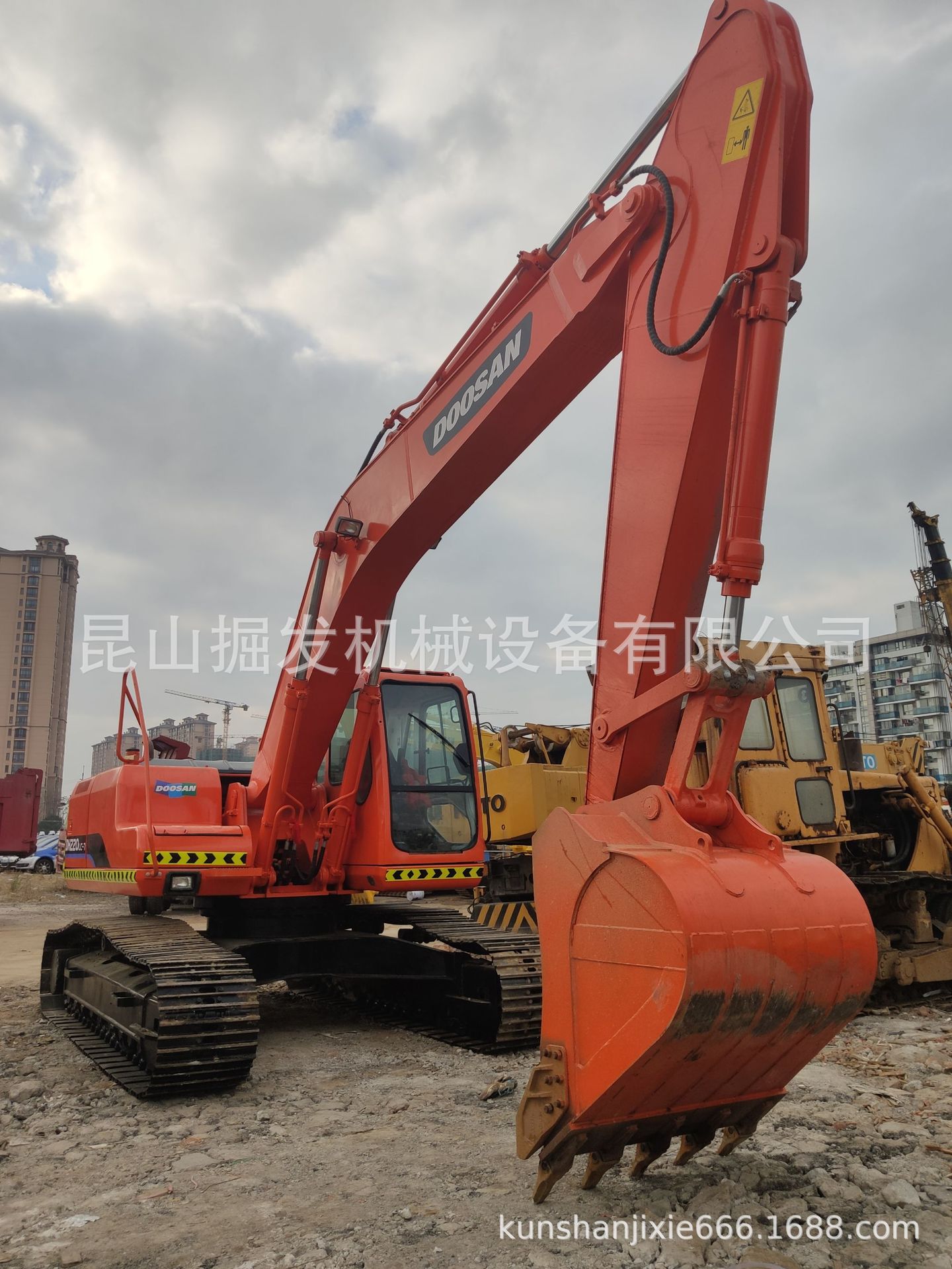 二手挖掘机 斗山DH220LC-7土方机 出售