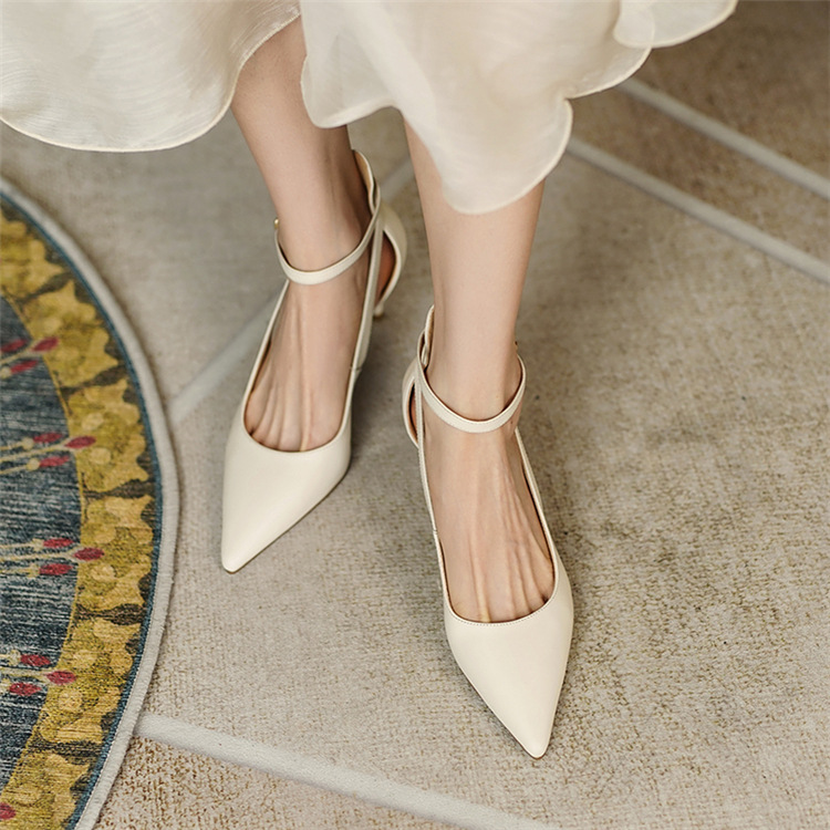 Women's Stiletto Heel Pumps With Pointed Toe And Strap Detail_voghion.com