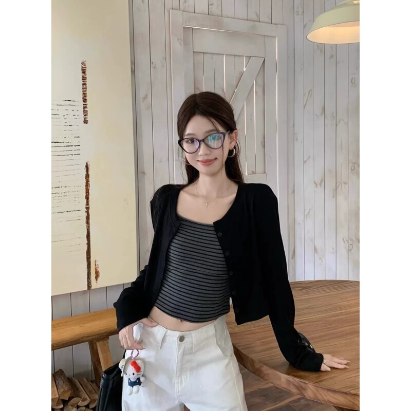 Unique striped camisole hot girl outfit for women, autumn short long-sleeved black cardigan jacket two-piece set Unique striped camisole hot girl outfit for women, autumn short long-sleeved black cardigan jacket two-piece set