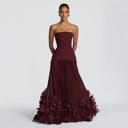 European and American Style Amazon Tube Top Waist-Cinching Long Evening Dress with Three-Dimensional Petals, Pleated Large Hem, and Trailing Skirt European and American Style Amazon Tube Top Waist-Cinching Long Evening Dress with Three-Dimensional Petals, Pleated Large Hem, and Trailing Skirt