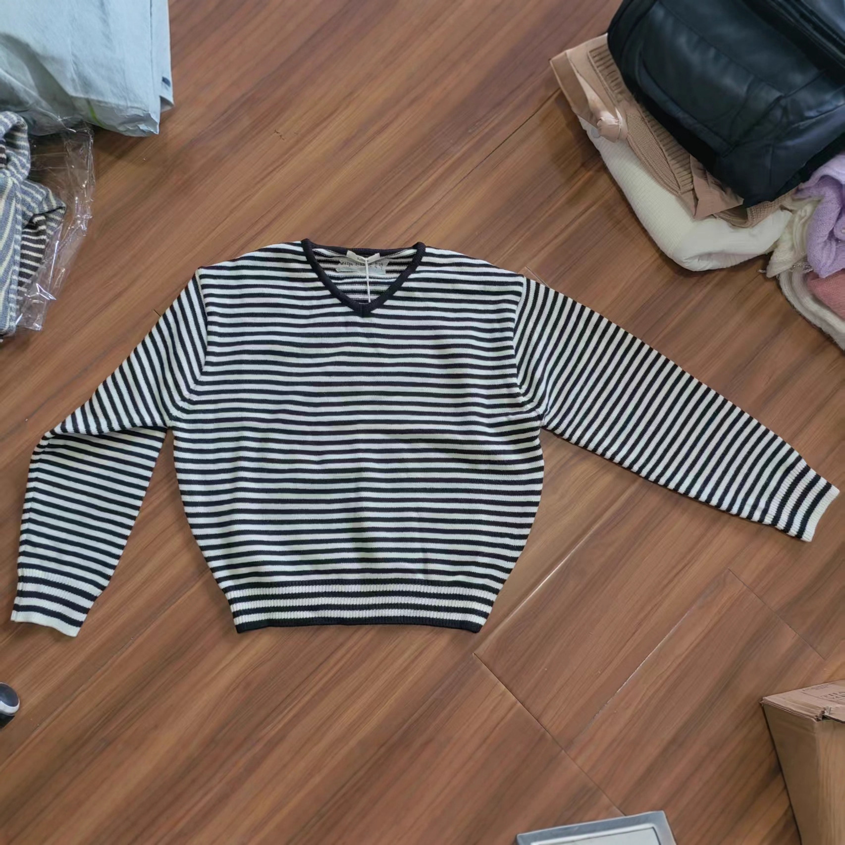 条纹针织套头定制鸡心领韩版时尚毛衣女2025新款秋冬气质